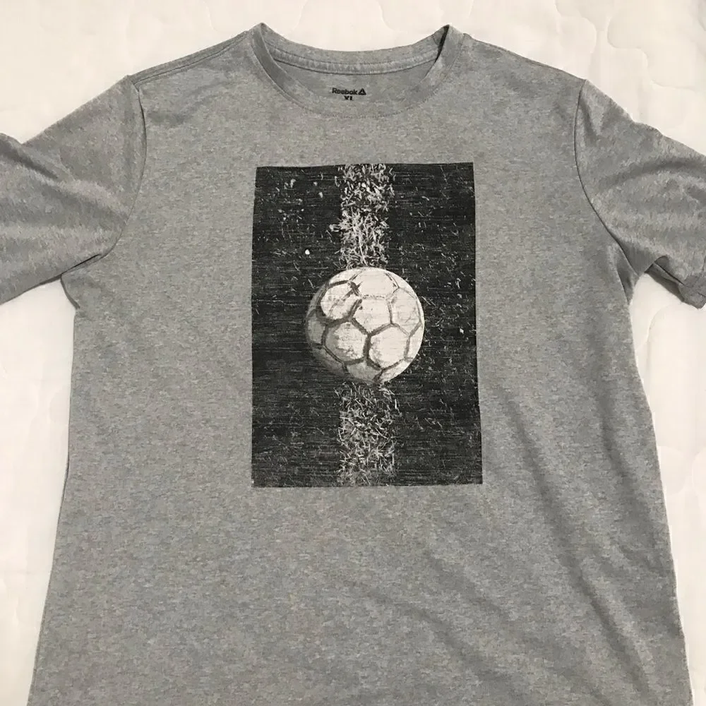 Reebok boys dri-fit T-shirt size 18